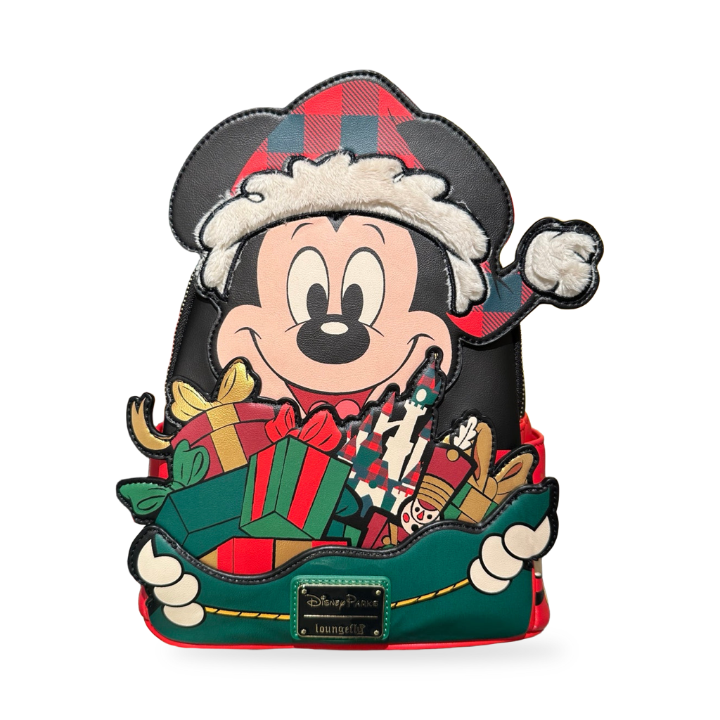 Mini sac à dos Loungefly Noël Mickey avec cadeaux – vue avant – Disneyland Paris — photo studio sur fond blanc mat