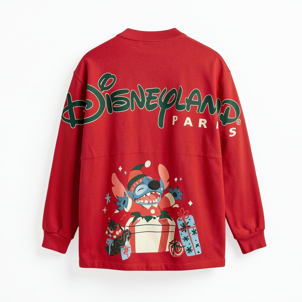 Spirit Jersey Stitch de Noël rouge avec grand logo Disneyland Paris – vue dos — photo studio sur fond blanc mat