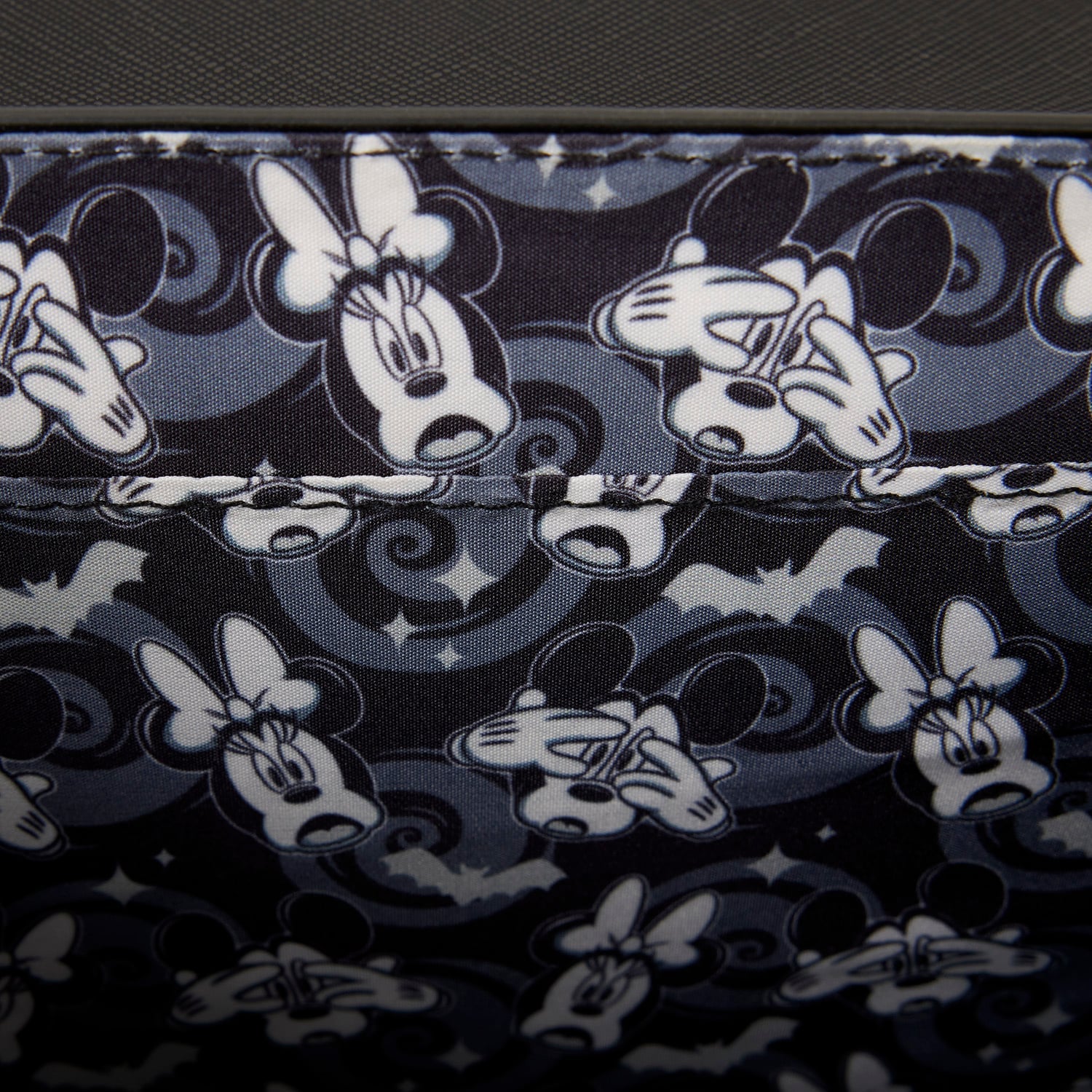 Sac bandoulière Loungefly Mickey et Minnie Toiles d’araignée