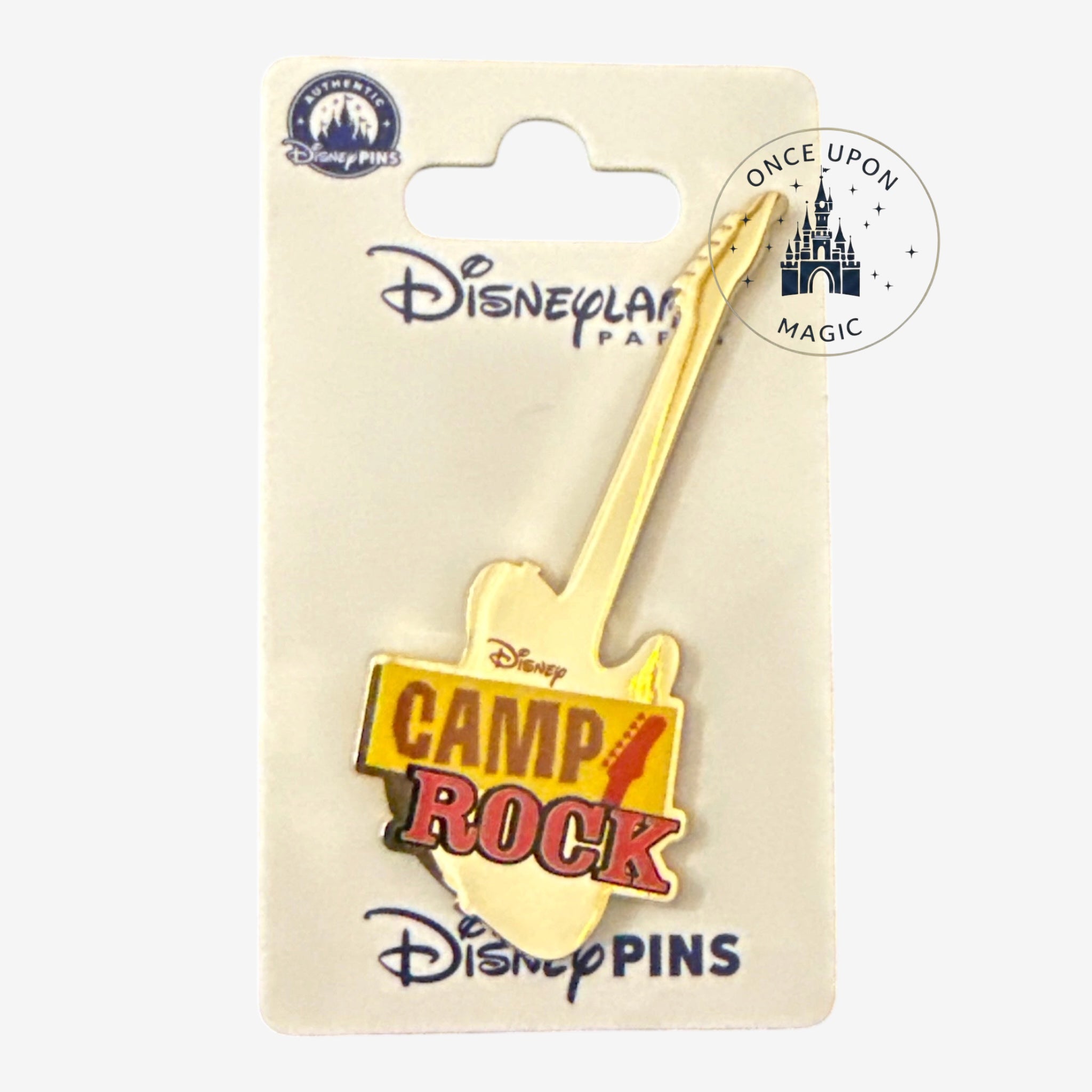 キャンプ・ロック Disney Channel ピンバッジ | Disneyland Paris