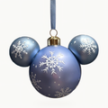 Ornement de Noël Boule Mickey bleue à flocons – Disneyland Paris – photo studio – vue 1