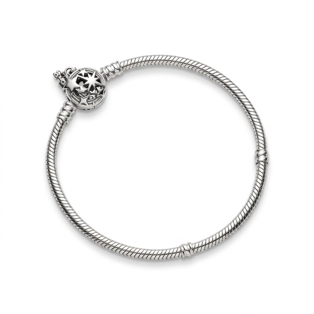 Bracelet Pandora Shooting Star taille 21 sur fond blanc, maille serpent et fermoir étoilé avec petit château