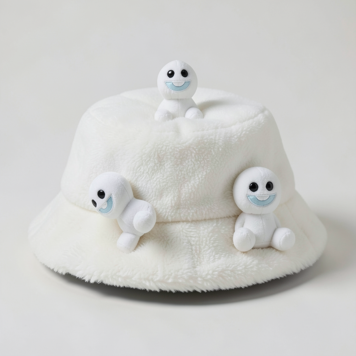 Chapeau pilou Frozen blanc avec trois Snowgies – vue avant studio