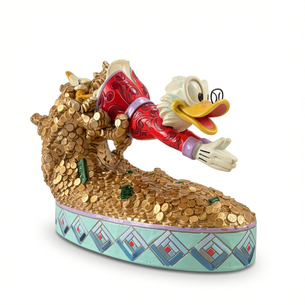 Figurine Picsou Disney Traditions dans son tas d’or – vue trois quarts