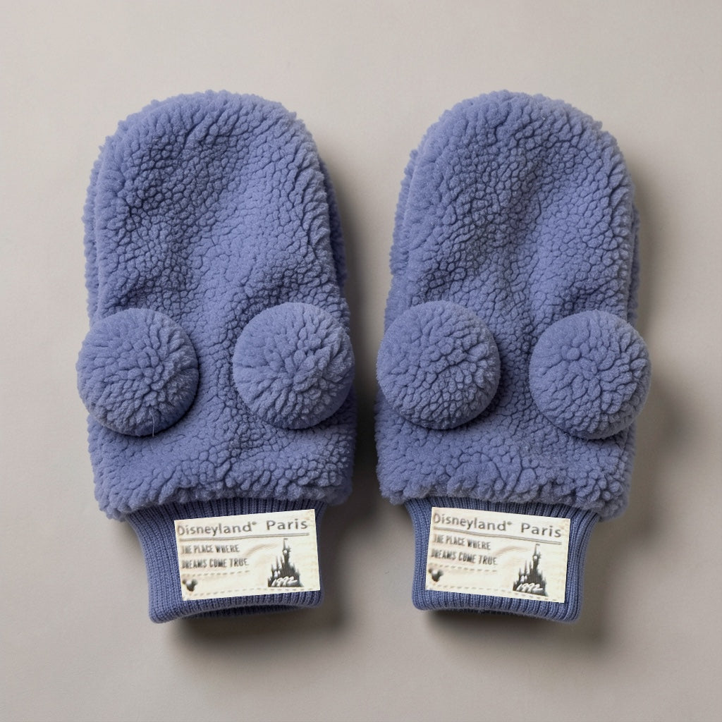 Gants sherpa bleu lavande avec pompons – Disneyland Paris – vue studio