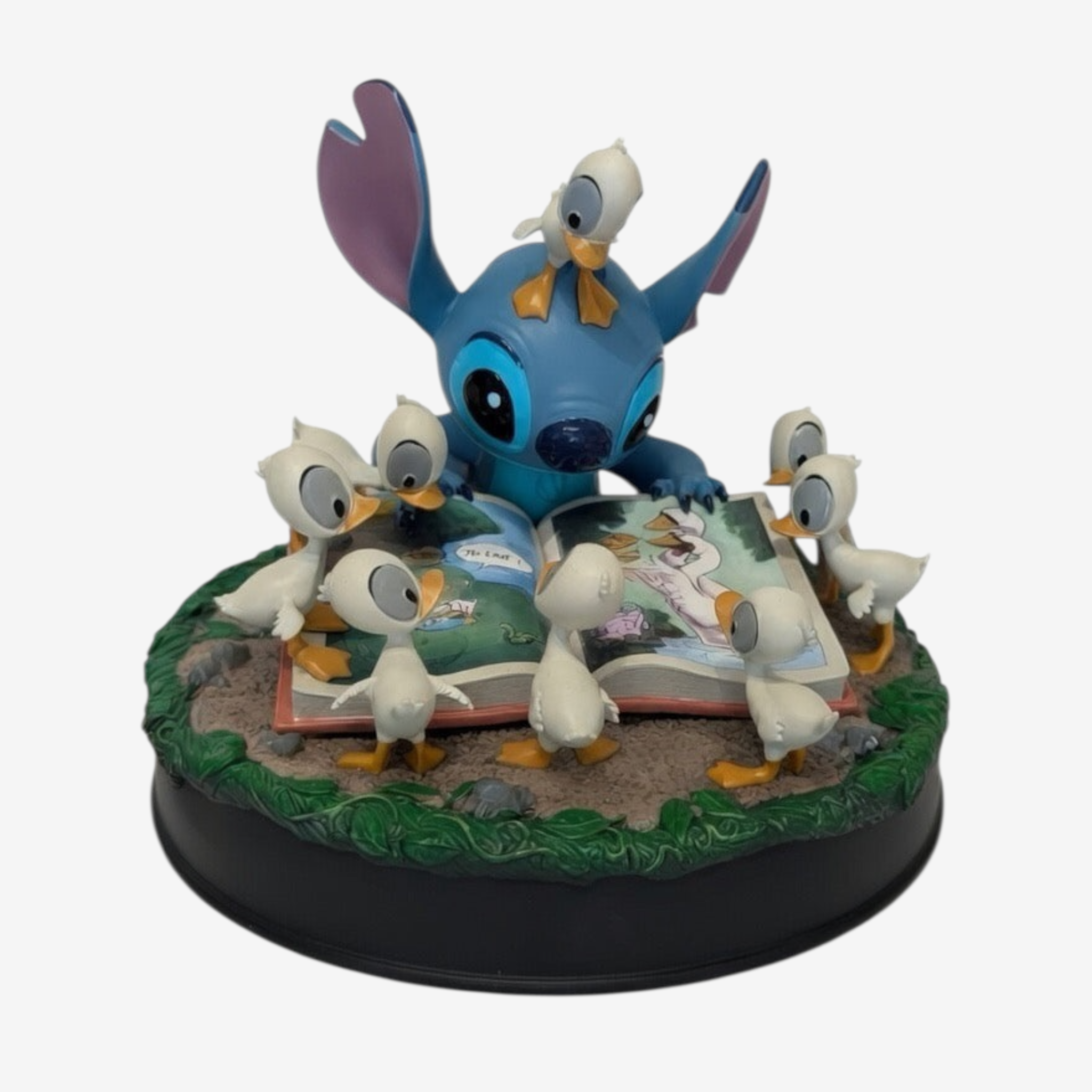 Stitch & Ducklings Figurine – Adorable Disneyland Paris Scene