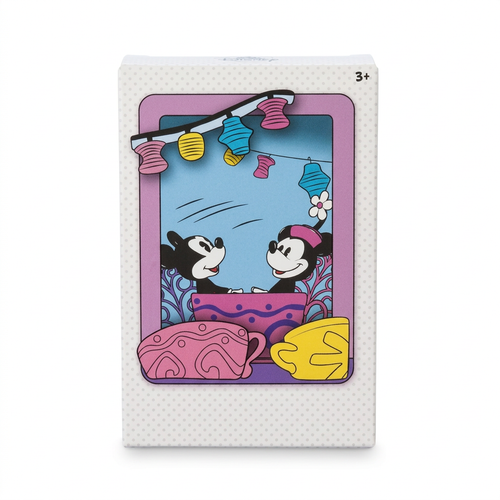 Attractions-Überraschungsbox mit Illustration von Mickey und Minnie in einer rosa Tasse