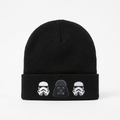 Bonnet noir Star Wars, broderies Dark Vador et deux Stormtroopers, vue de face sur fond blanc.