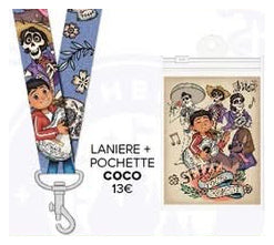 Lanière avec pochette Coco – visuel de l’affiche Disneyland Paris octobre 2026