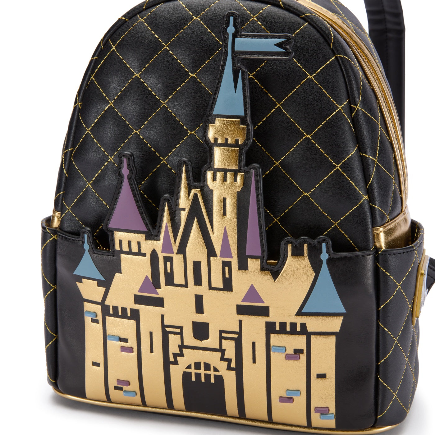 Détail du Château de la Belle au Bois Dormant sur le sac Loungefly