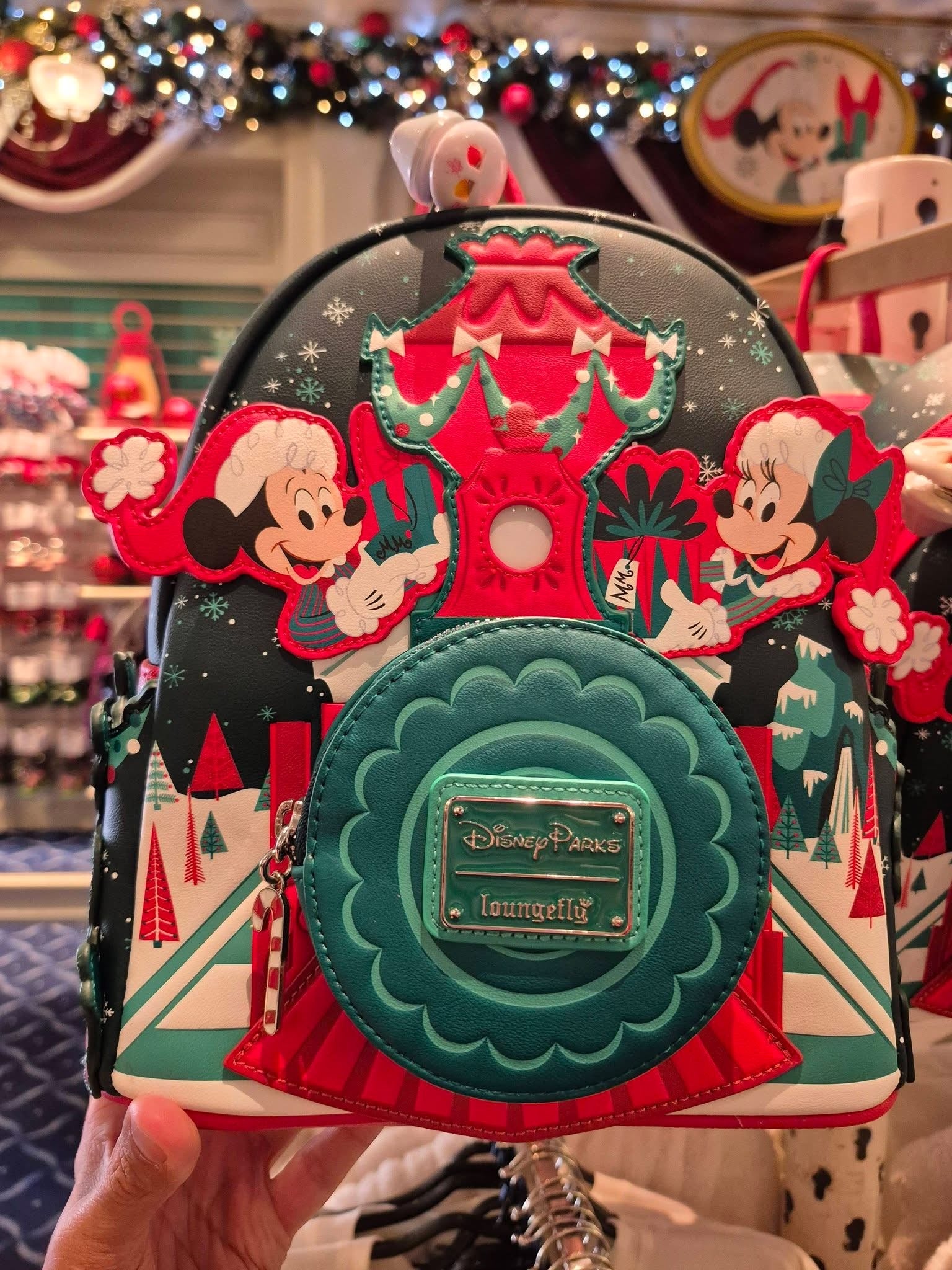Loungefly Noël Mickey et Minnie - photo à Emporium