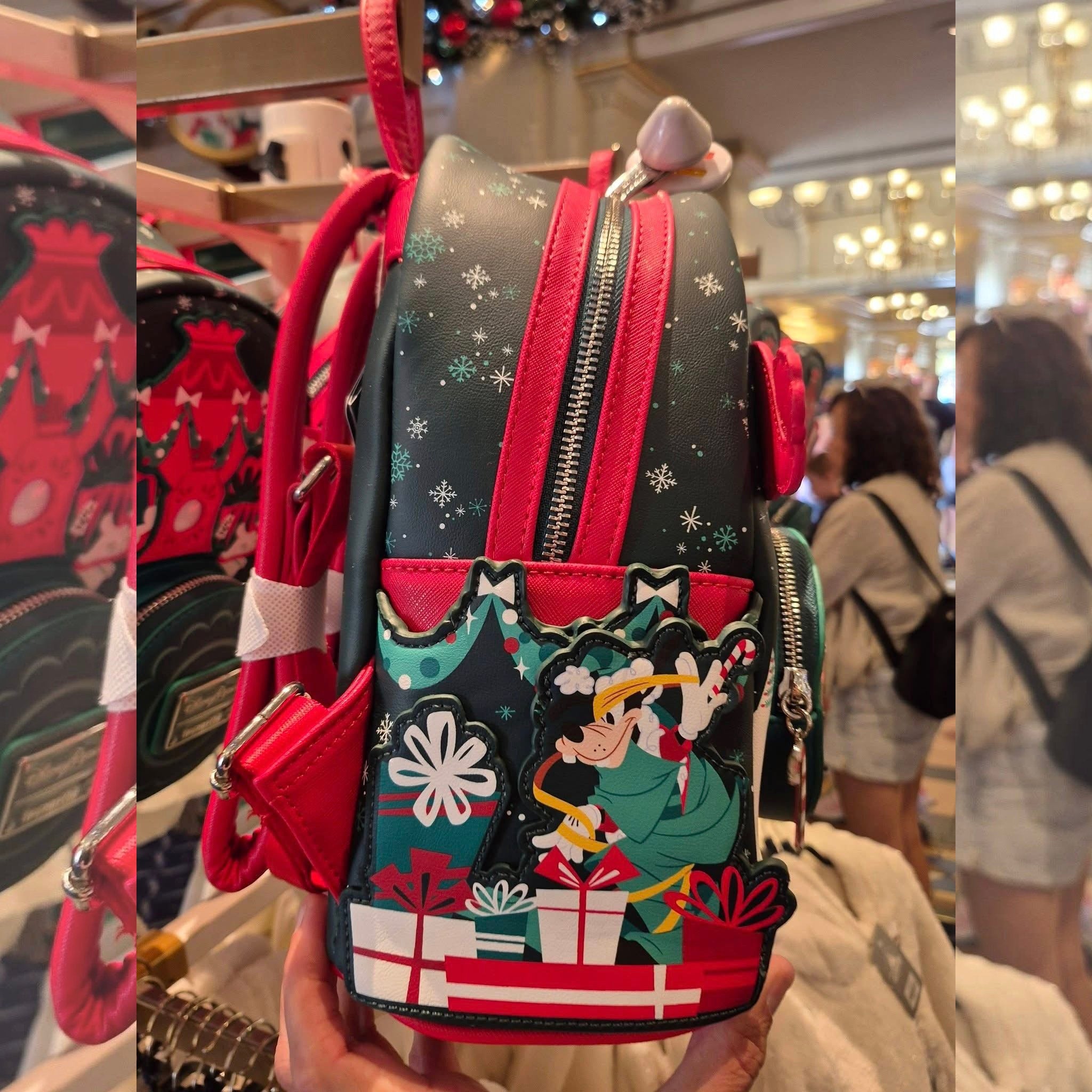 Loungefly クリスマス ミッキー＆フレンズ | ディズニーランド・パリ