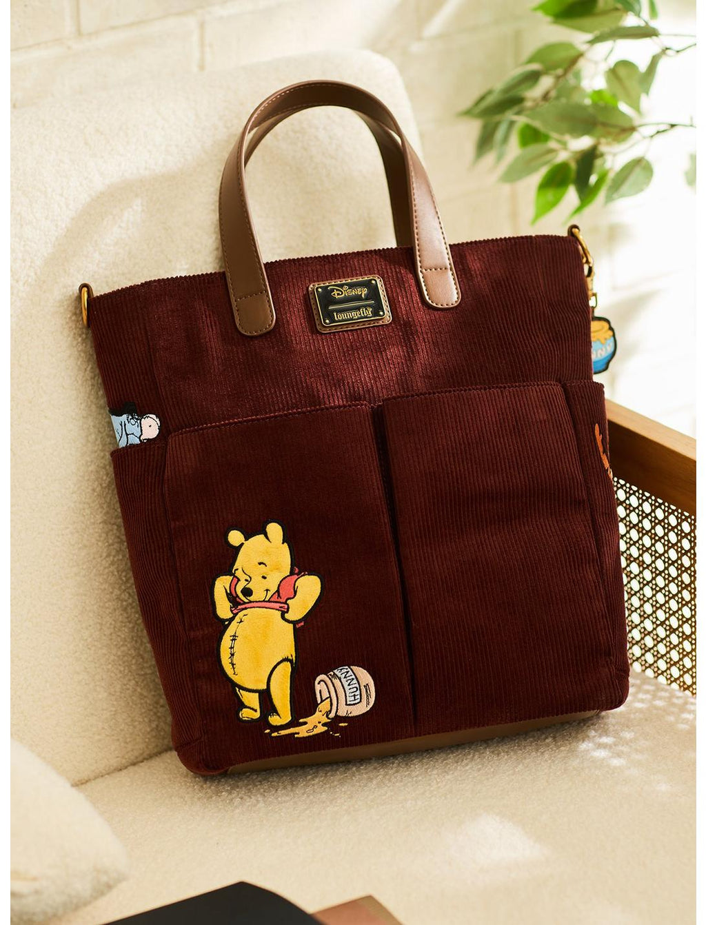 Sac cabas Loungefly Winnie l’Ourson en velours côtelé - exclusivité BoxLunch