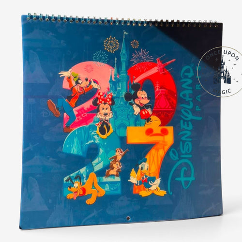 Calendrier mural Disneyland Paris 2027 avec Mickey, Minnie, leurs amis et le château
