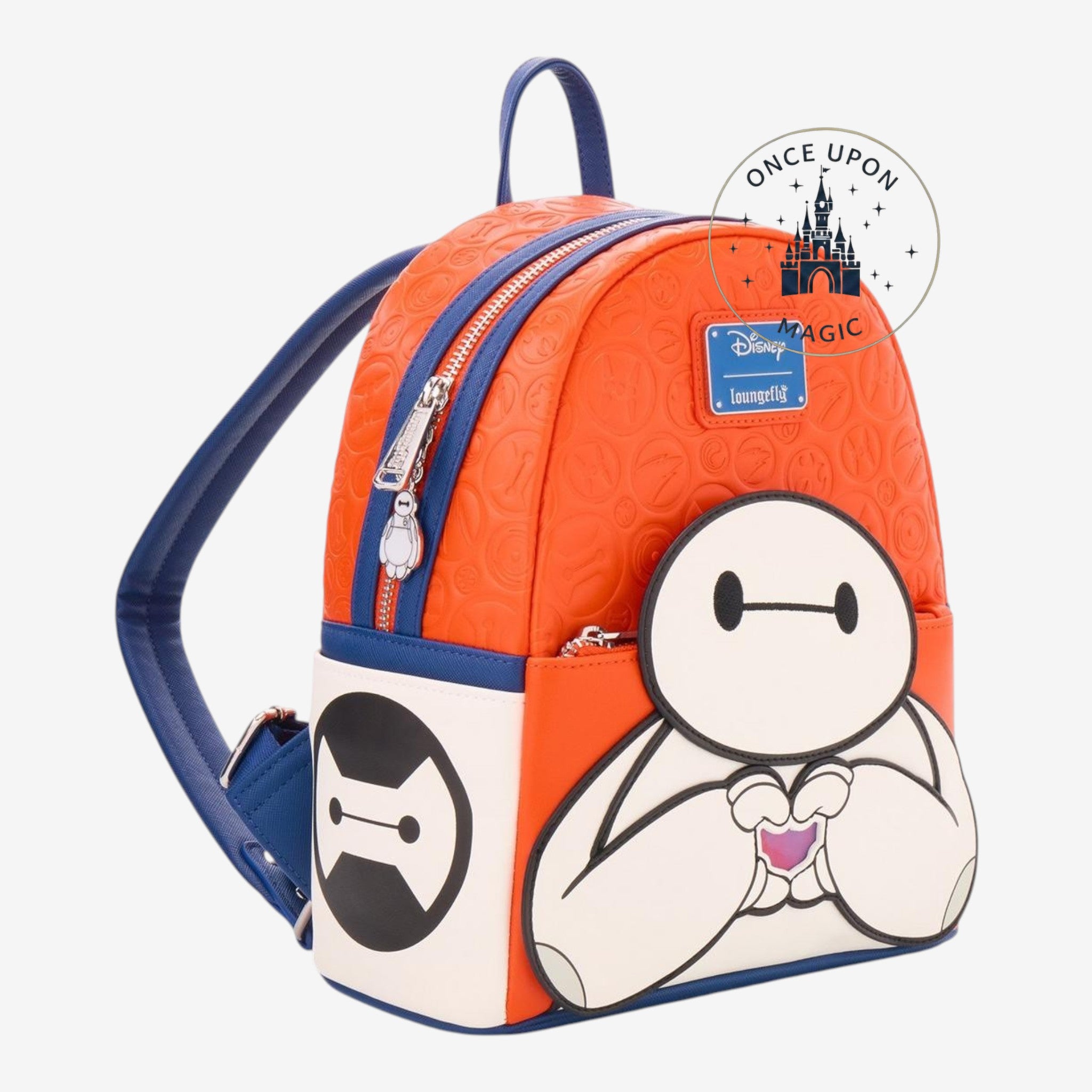 Mini sac Loungefly Baymax avec cœur lenticulaire et détails embossés – vue trois quarts