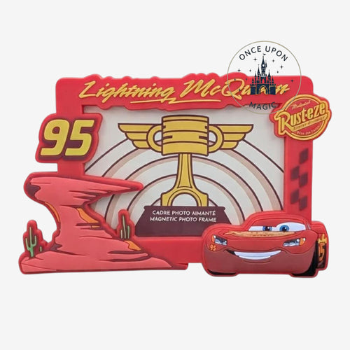 Cadre photo magnétique Once Upon Magic Cars avec Lightning McQueen, numéro 95 et décor Route 66 pour frigo.