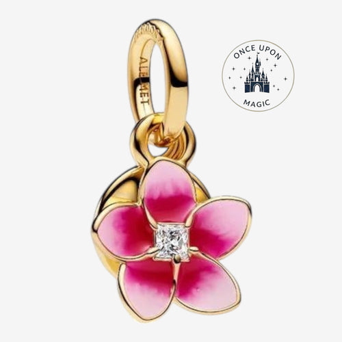 Charm Once Upon Magic Pandora Disney Vaiana en forme de fleur rose avec détails émaillés et pierre centrale brillante