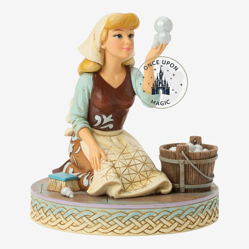 Figurine Cendrillon en tenue de servante avec seau et brosse – Disneyland Paris