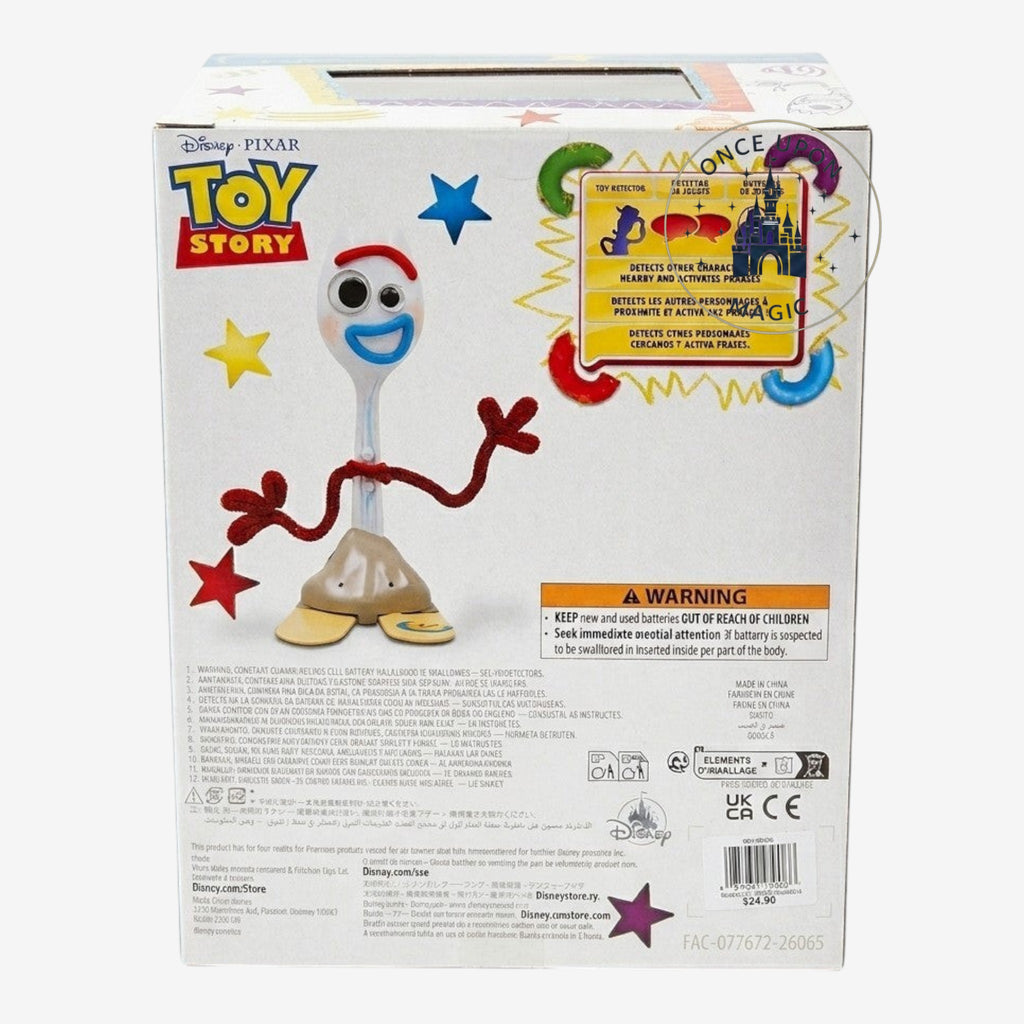 Figurine parlante Forky de Toy Story 4 par Once Upon Magic, en plastique blanc avec des bras en cure-pipe rouges et des pieds jaunes.