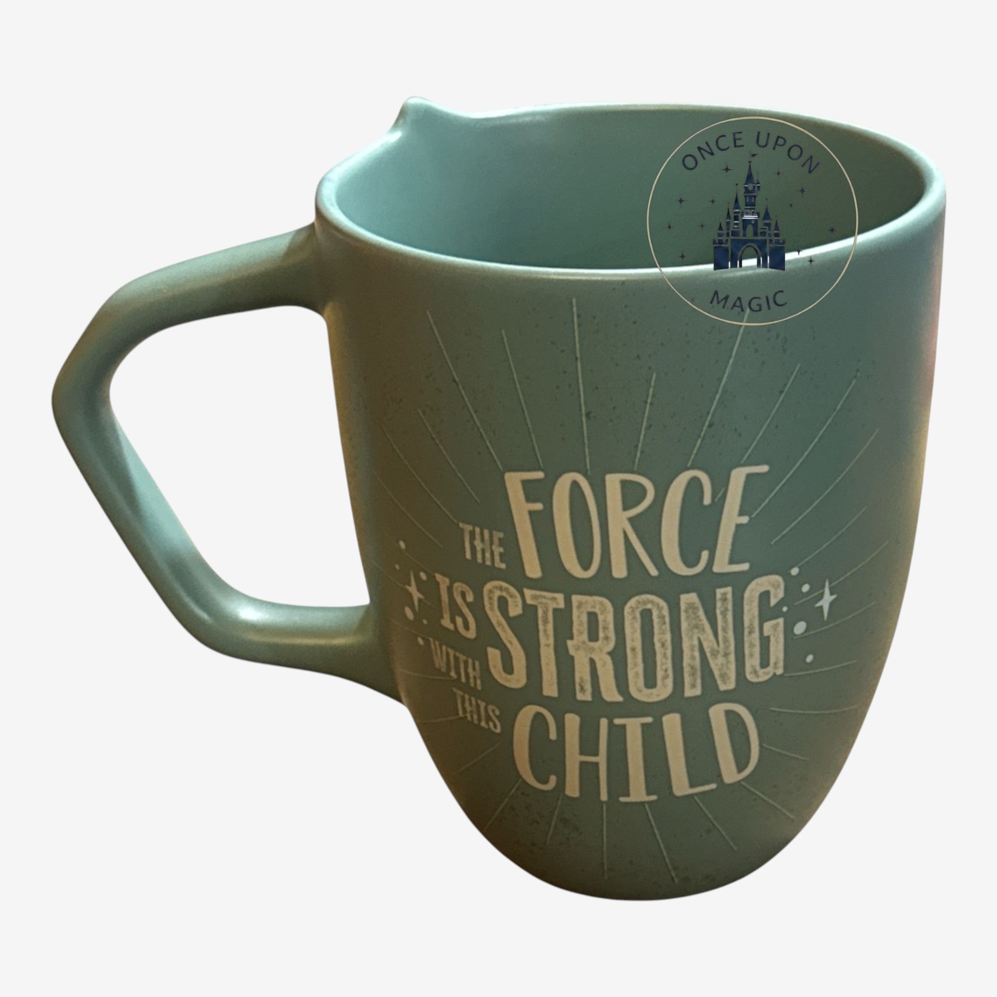 Mug 3D Grogu bleu pastel avec citation "The Force is Strong With This Child". Exclusivité Disneyland Paris par Once Upon Magic.
