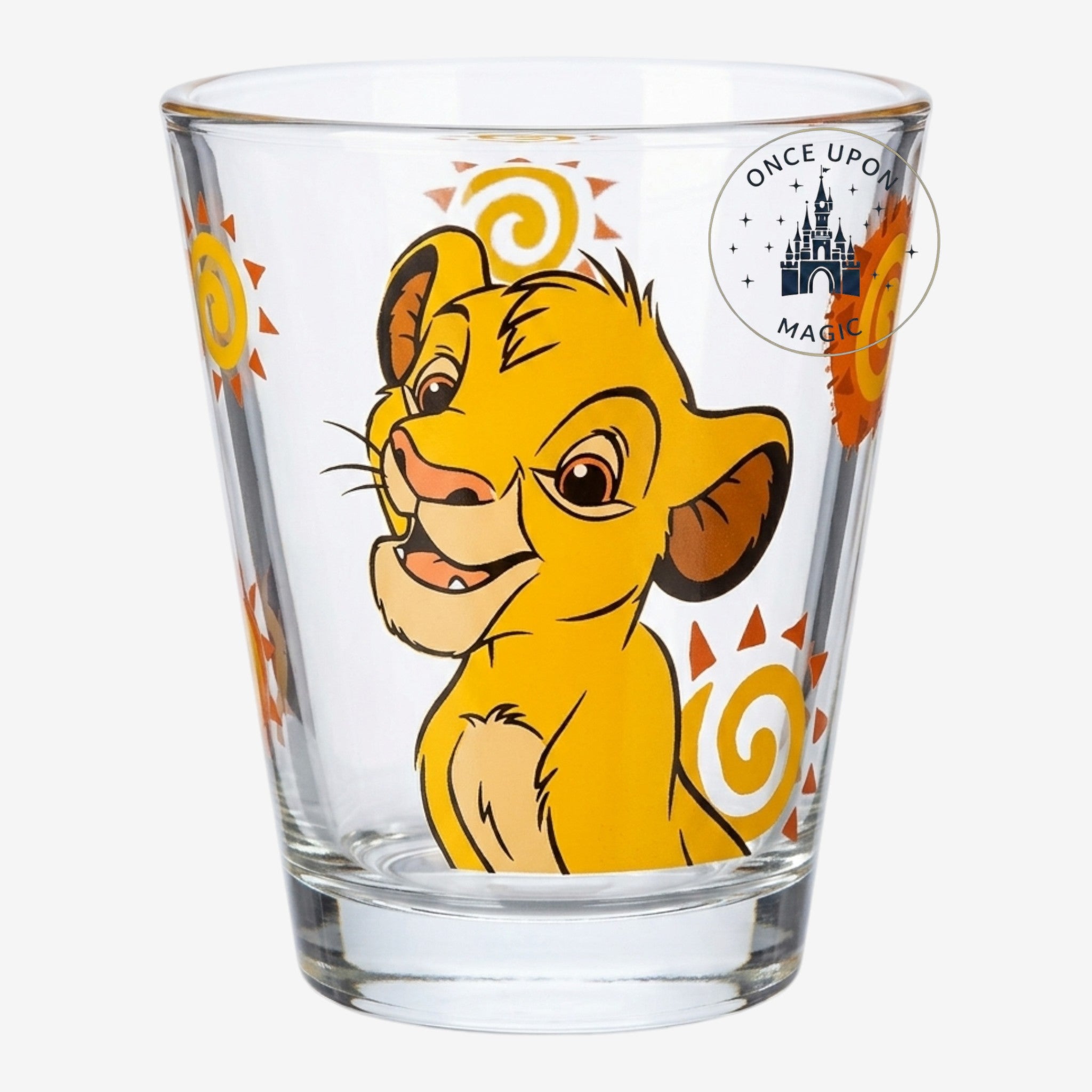 Verre transparent Once Upon Magic avec Simba joyeux et motifs soleil, idéal pour boissons ou collection.