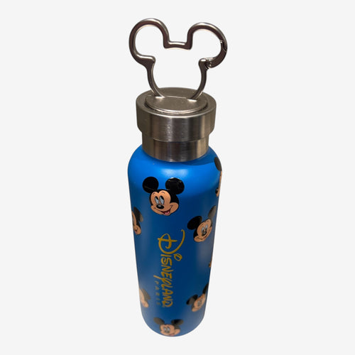Gourde bleue Once Upon Magic avec motif Mickey et logo Disneyland Paris, dotée d'un mousqueton en forme de tête de Mickey.