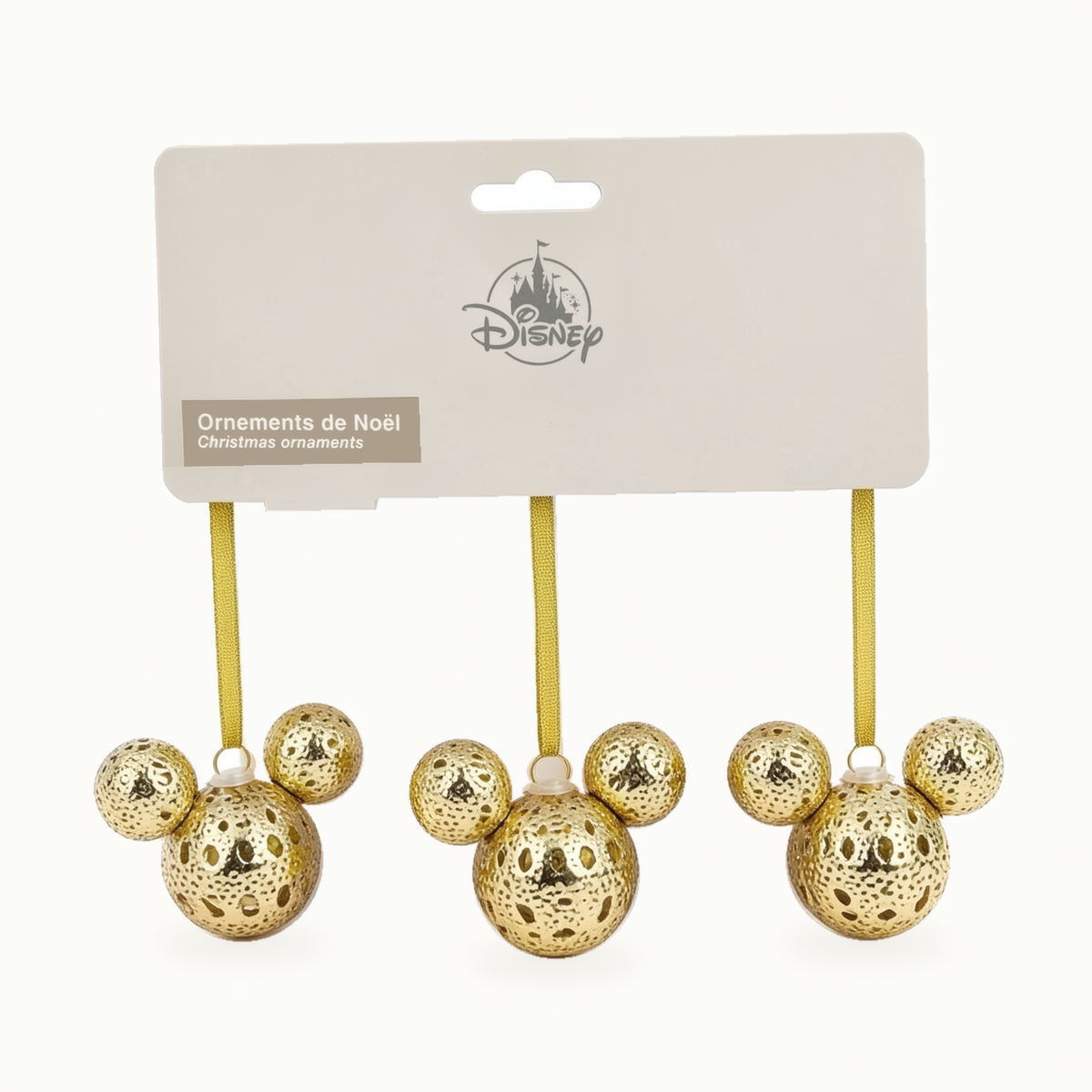 Trio d’ornements de Noël Mickey dorés avec rubans et carton de présentation – vue studio, Disneyland Paris