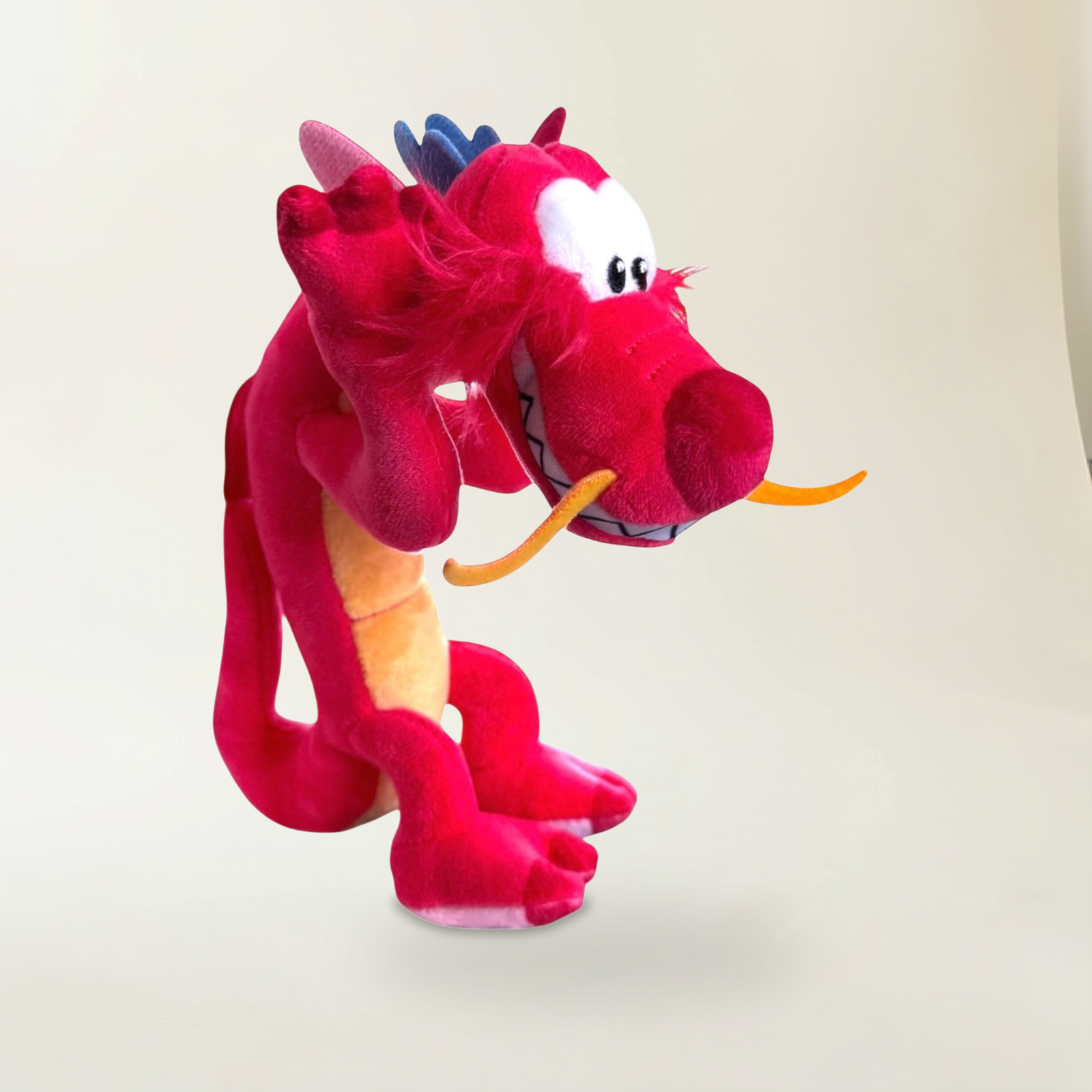 Peluche d’épaule Mushu – vue trois-quarts droit