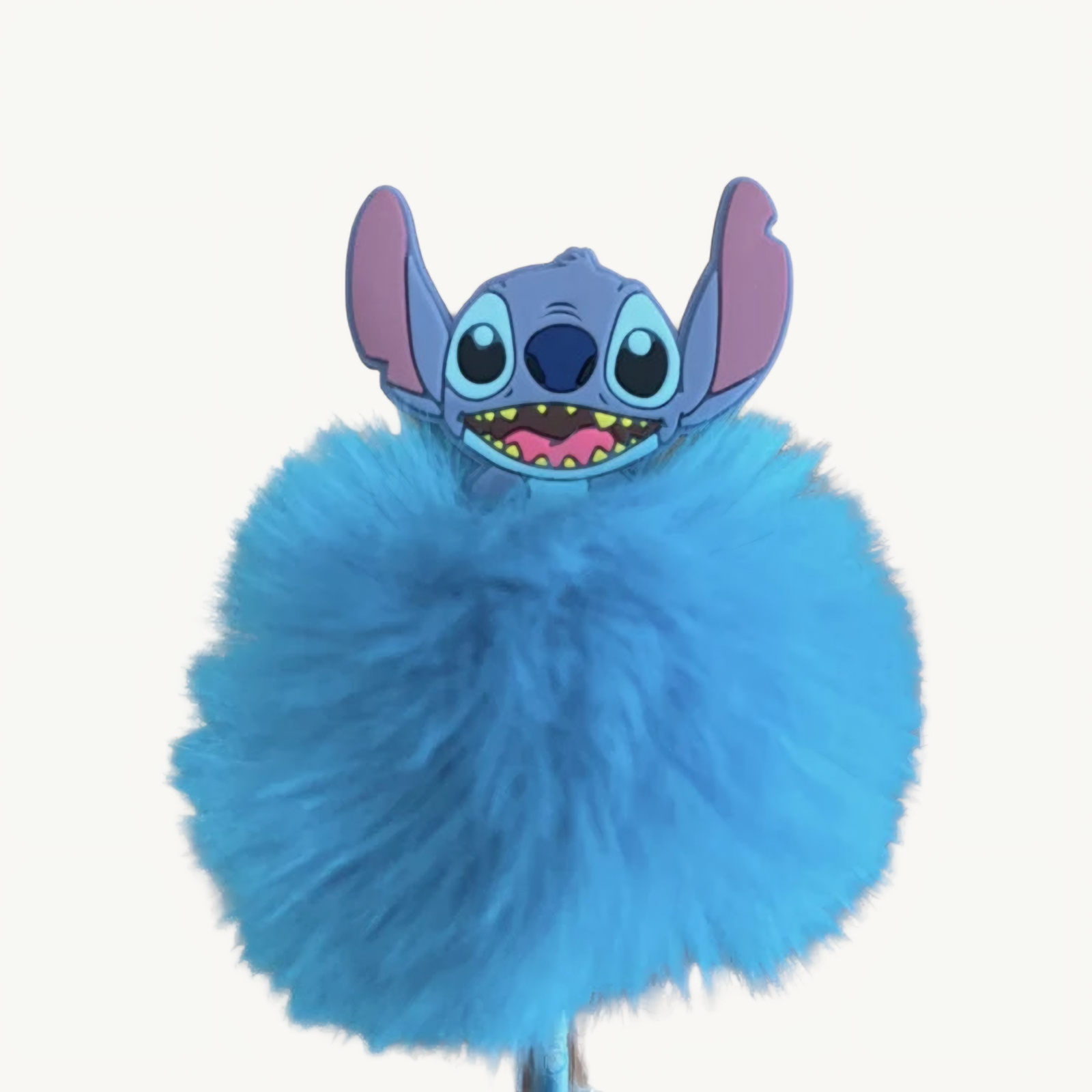 Stylo pompon Stitch – Disneyland Paris – photo studio – vue 3