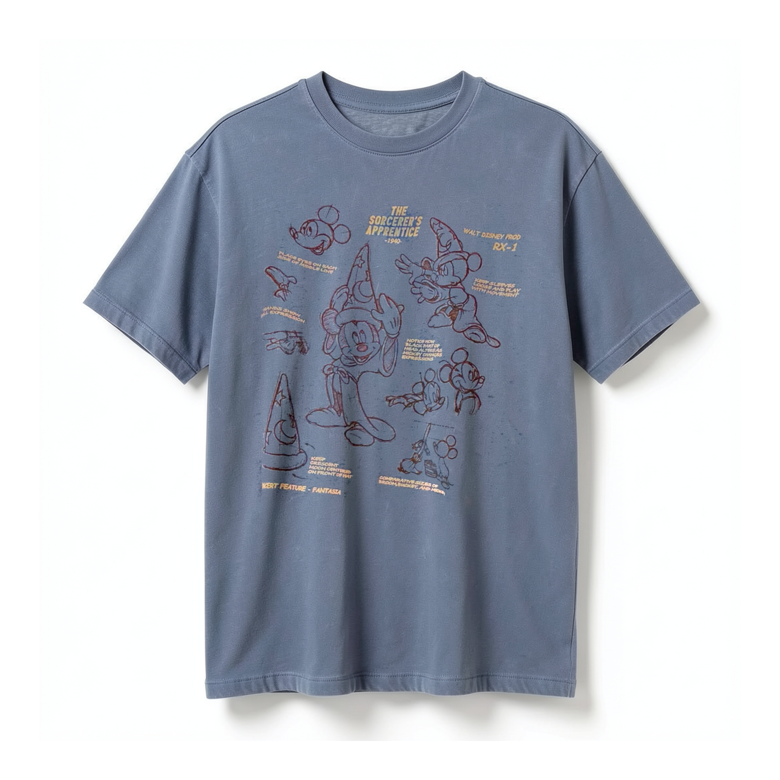 T-shirt bleu Mickey Apprenti Sorcier Fantasia avec croquis et annotations — vue de face studio sur fond blanc