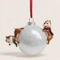Ornement de Noël Tic et Tac dans une boule pailletée – Disneyland Paris – photo studio