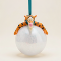 Ornement de Noël Tigrou – Disneyland Paris – photo studio – vue de face